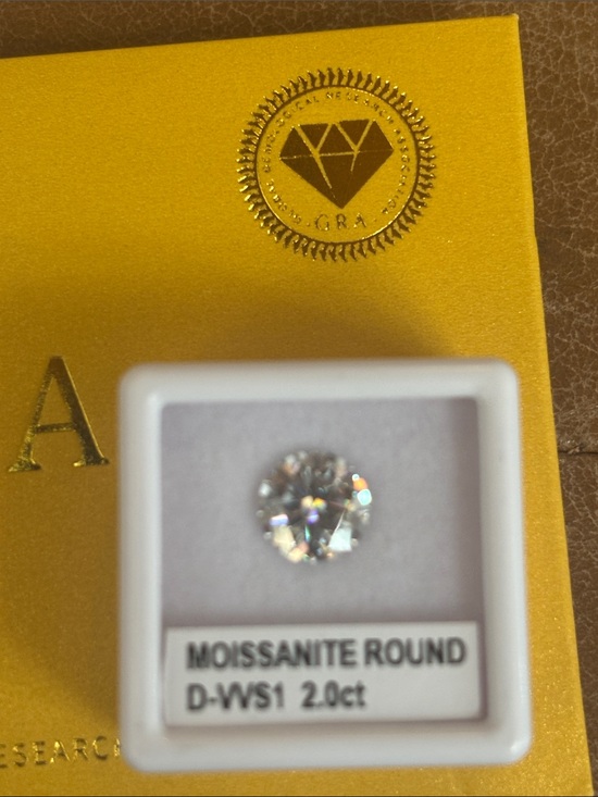 Jewelry - Moissanite Round Stone Color D 2.0 ct with certificate of authenticity